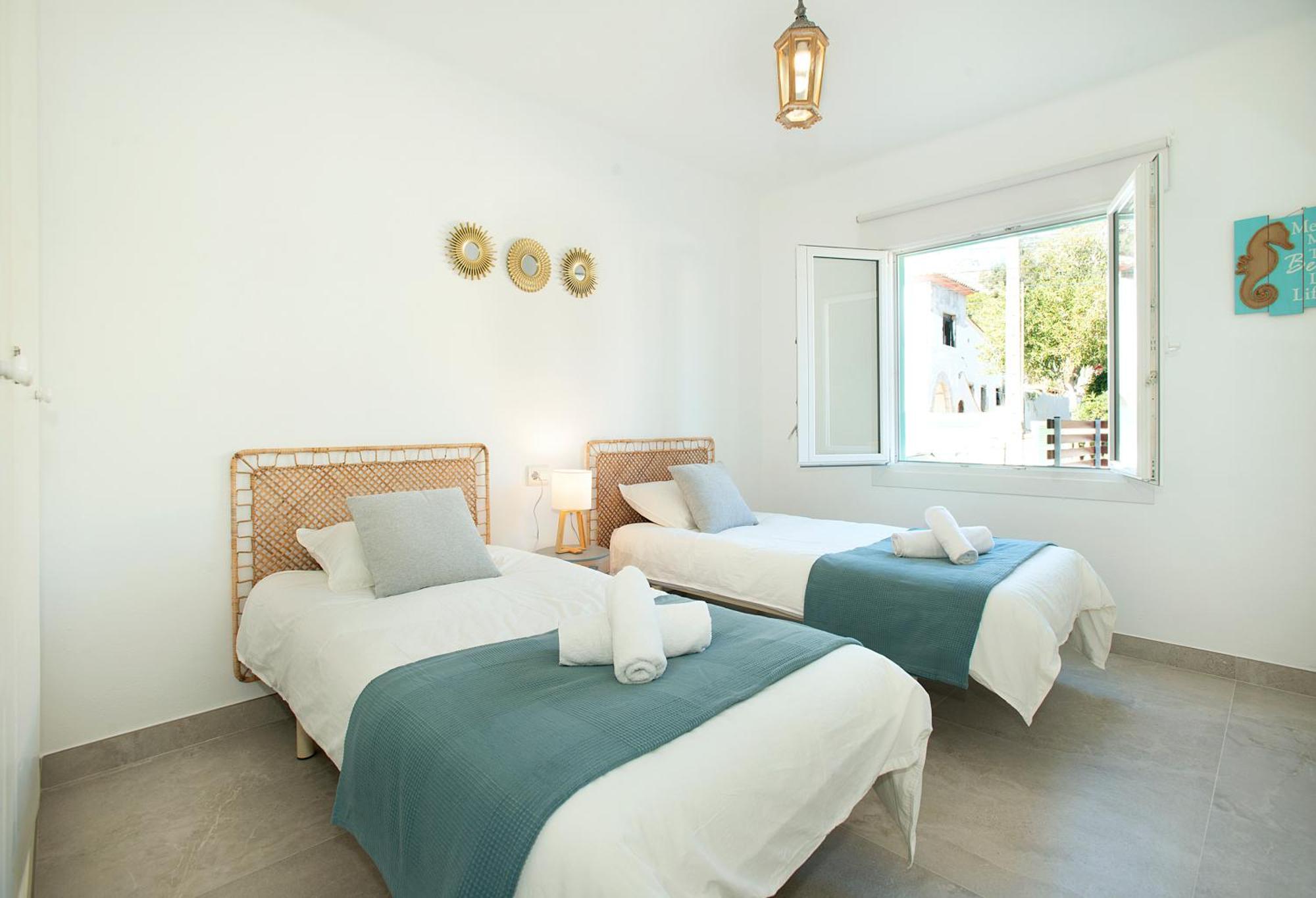 Owl Booking Villa Beach House Magdalena - 5 Min Walk To The Beach Cala de Sant Vicenc Eksteriør billede